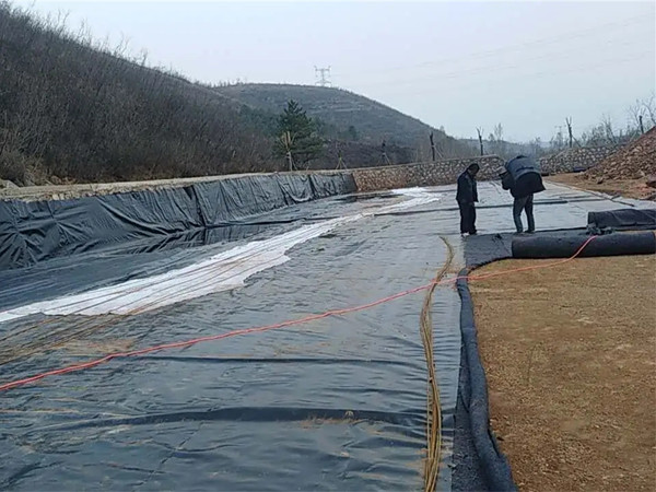 防渗土工膜有多厚图片第2张-盈旭土工材料